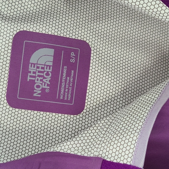 Like new North Face Jacket - Picture 2 of 2